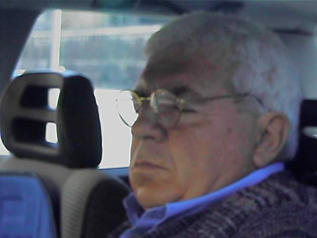 Sembra sempre appisolato, ma dorme con un occhio solo
